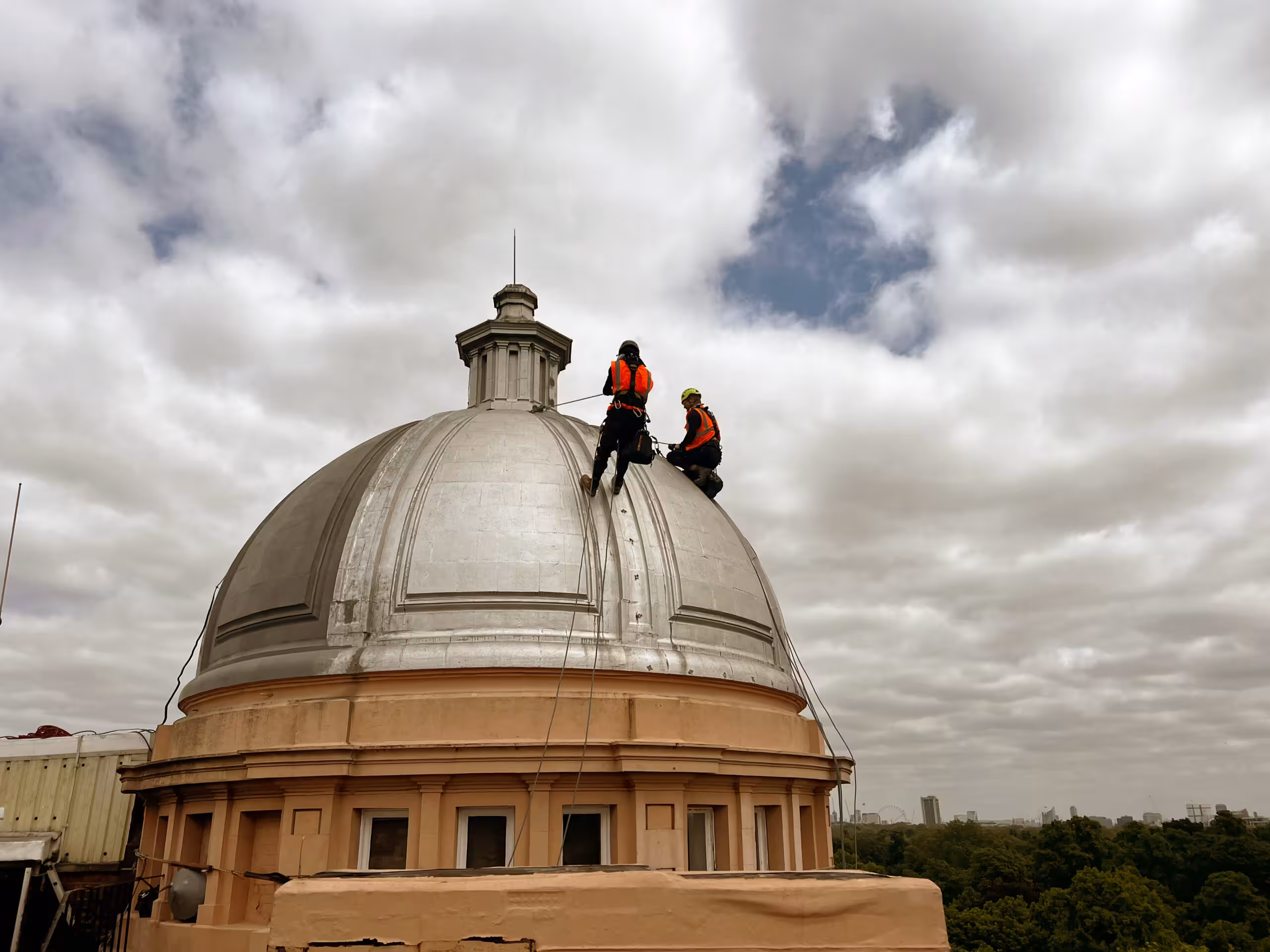 Hilton-Hyde-Park-Dome-2-scaled_converted