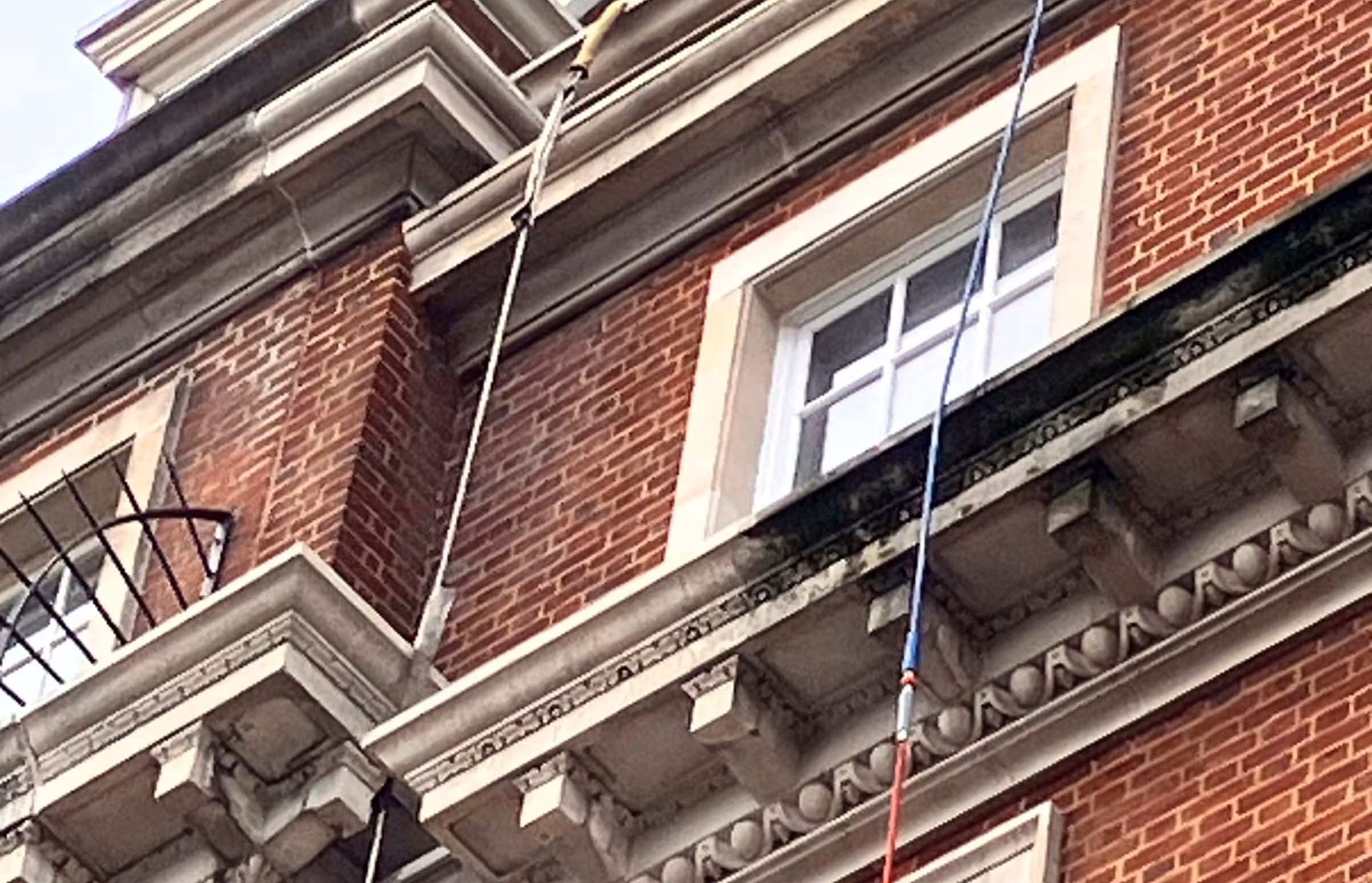 rope access rigging over mansard roof